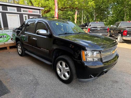 Black 2013 Chevrolet Avalanche LT