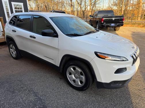 2017 Jeep Cherokee Sport