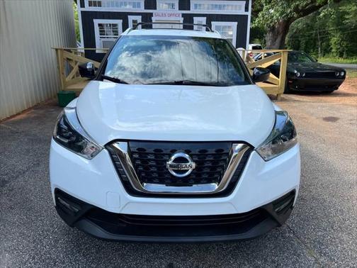 2019 Nissan Kicks SR