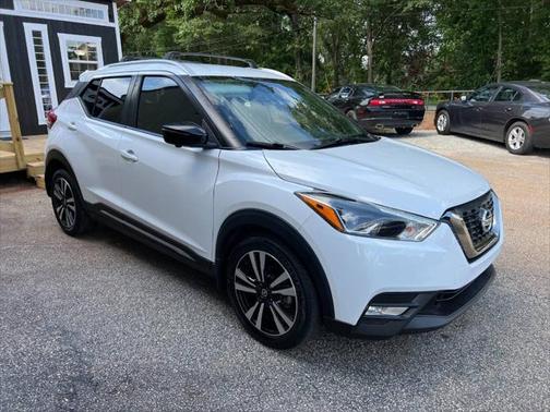2019 Nissan Kicks SR