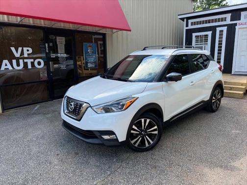 2019 Nissan Kicks SR