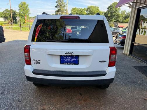 Bright White Clearcoat 2015 Jeep Patriot Latitude
