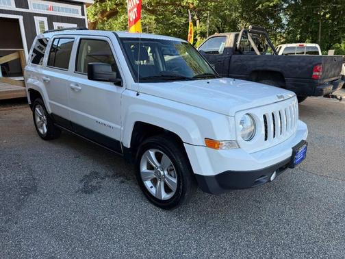 Bright White Clearcoat 2015 Jeep Patriot Latitude