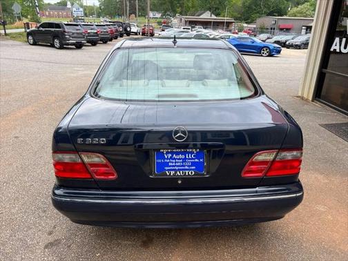 2001 Mercedes-Benz E-Class E 320 4dr Sedan