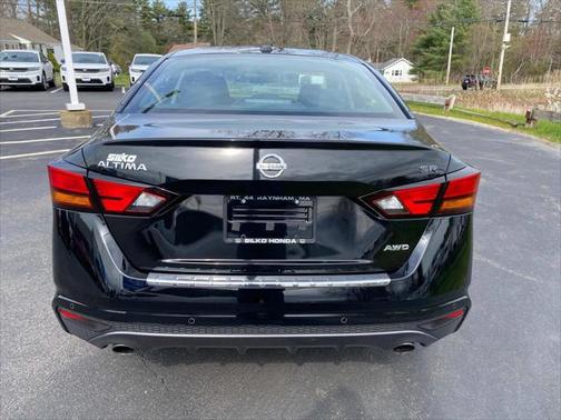 2022 Nissan Altima SR Intelligent AWD