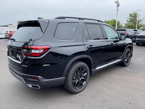 2025 Honda Pilot Touring 8-Passenger