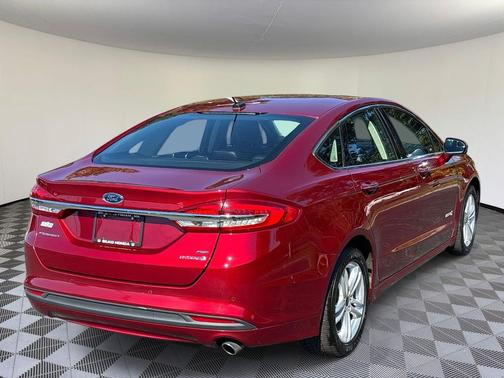 2018 Ford Fusion Hybrid SE