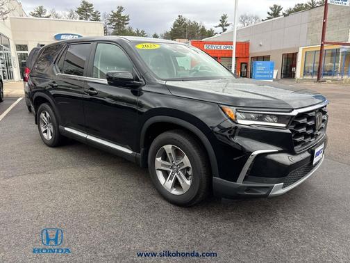Crystal Black Pearl 2025 Honda Pilot