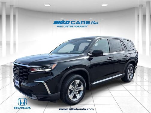 Crystal Black Pearl 2025 Honda Pilot