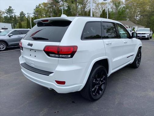 2022 Jeep Grand Cherokee Laredo