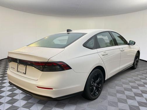 2025 Honda Accord Sport SE 1.5T