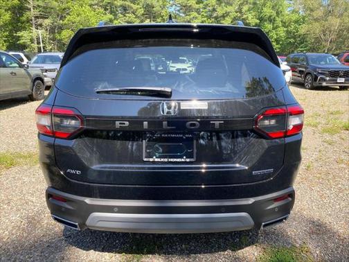 2025 Honda Pilot Touring 8-Passenger