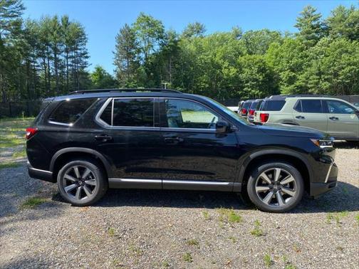 2025 Honda Pilot Touring 8-Passenger