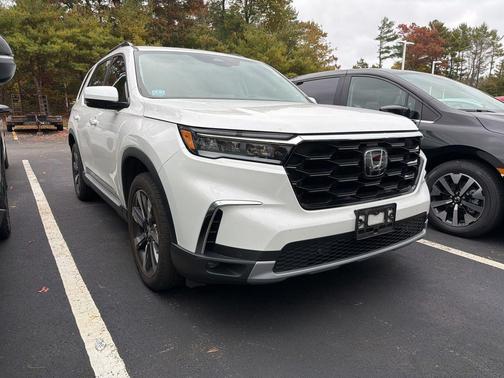 2024 Honda Pilot Touring 8-Passenger
