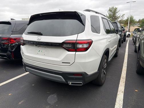 2024 Honda Pilot Touring 8-Passenger