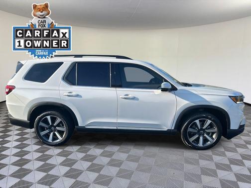 2024 Honda Pilot Touring 8-Passenger