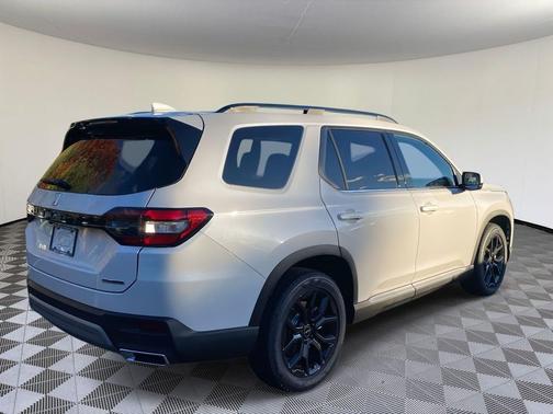 2025 Honda Pilot Touring 8-Passenger