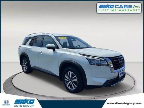 2022 Nissan Pathfinder SL 4WD