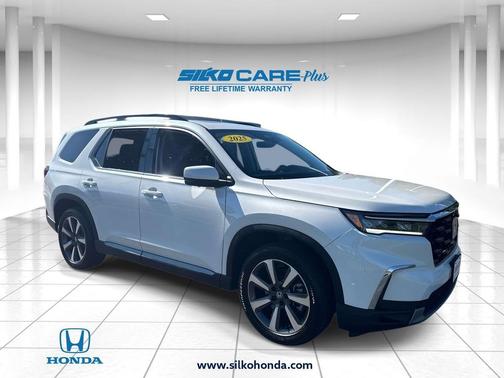 Platinum White Pearl 2025 Honda Pilot