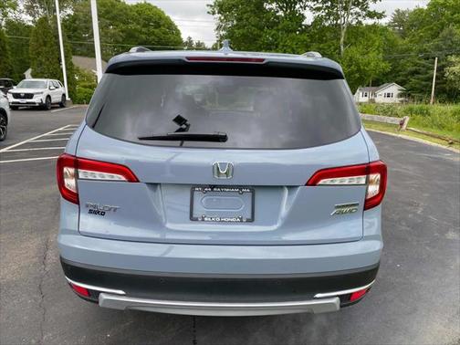 2022 Honda Pilot Touring 8-Passenger