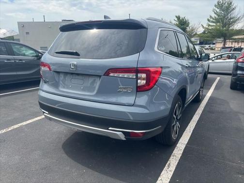 2022 Honda Pilot Touring 8-Passenger