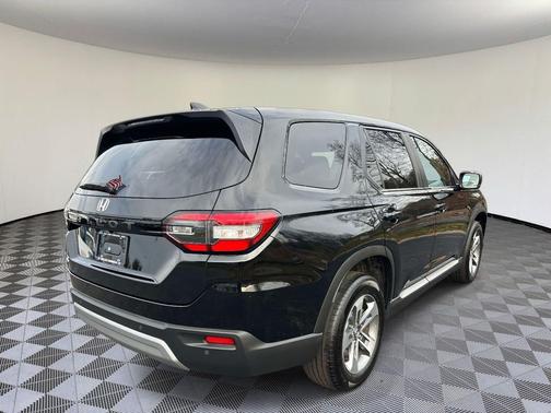 2024 Honda Pilot EX-L 7 Passenger