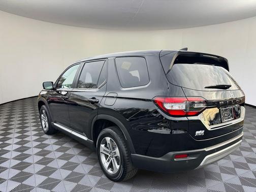 2024 Honda Pilot EX-L 7 Passenger