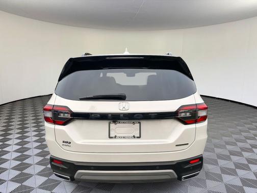 2024 Honda Pilot Touring 8-Passenger