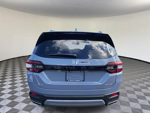 2025 Honda Pilot Touring 8-Passenger