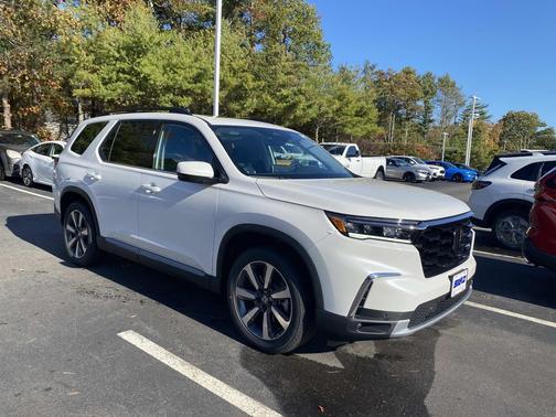 2025 Honda Pilot Touring 8-Passenger