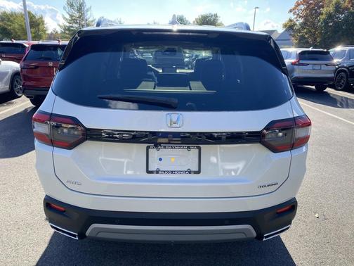 2025 Honda Pilot Touring 8-Passenger