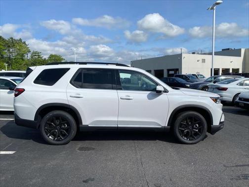 2025 Honda Pilot Touring 8-Passenger