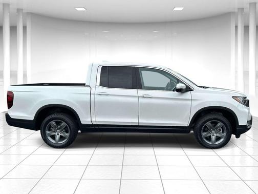 Platinum White Pearl 2023 Honda Ridgeline