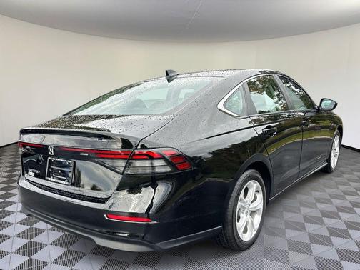 2025 Honda Accord LX 1.5T