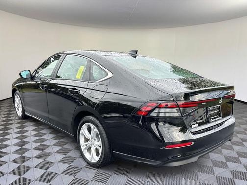 2025 Honda Accord LX 1.5T