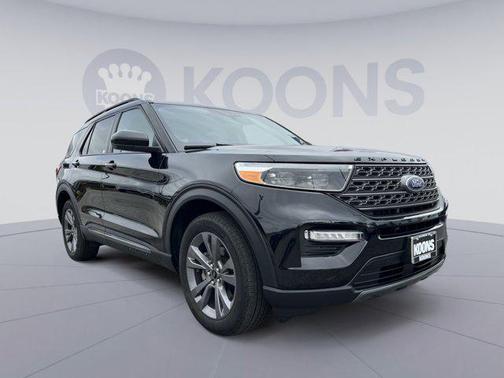 Agate Black Metallic 2023 Ford Explorer XLT