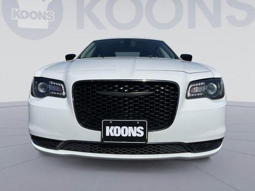 2019 Chrysler 300 Touring