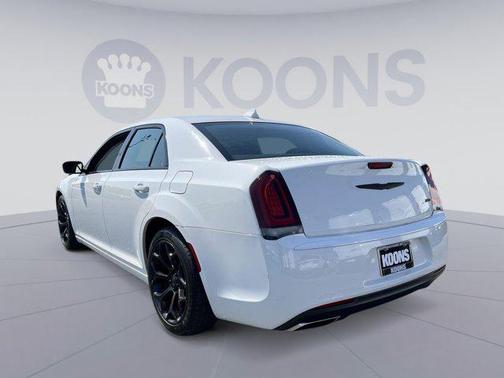 2019 Chrysler 300 Touring