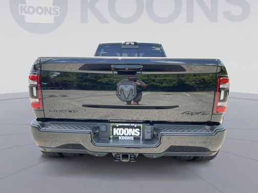 2022 RAM 3500 Limited Crew Cab 4x4 8' Box