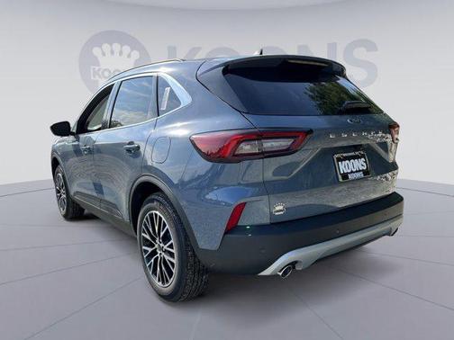 2026 Ford Escape PHEV SE