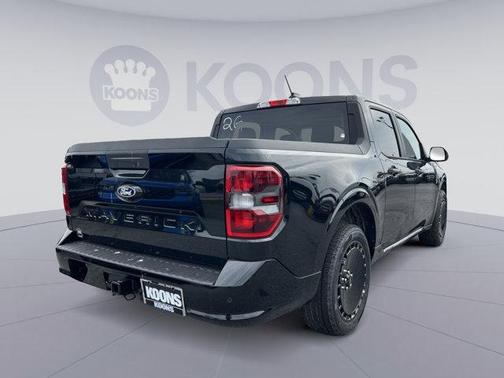 Shadow Black 2026 Ford Maverick Lobo Standard