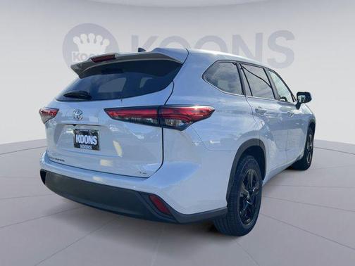 2023 Toyota Highlander LE