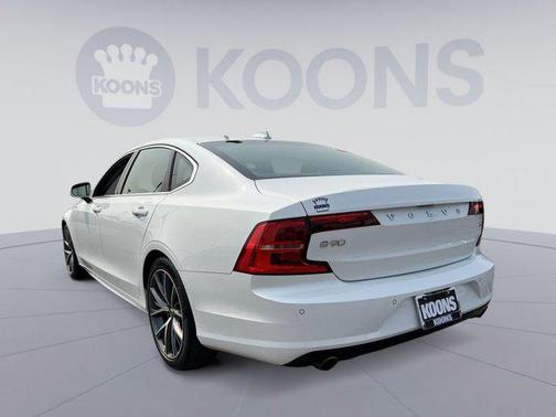 2019 Volvo S90 T5 Momentum