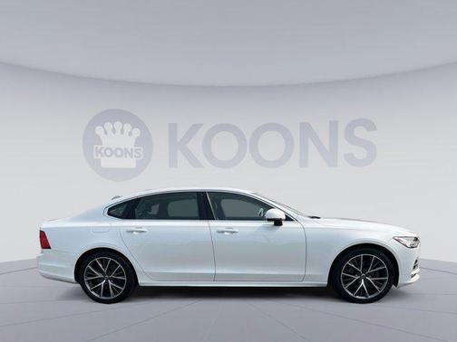 2019 Volvo S90 T5 Momentum