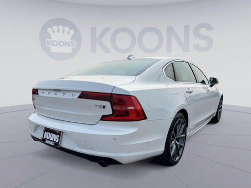2019 Volvo S90 T5 Momentum