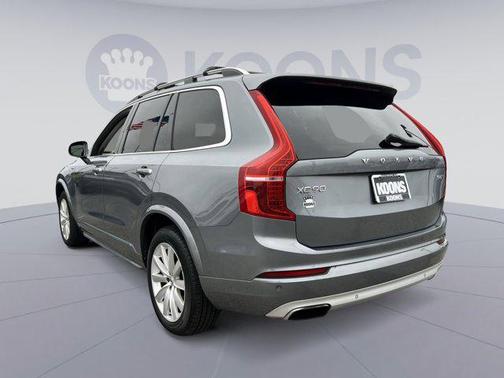 2016 Volvo XC90 T6 Momentum