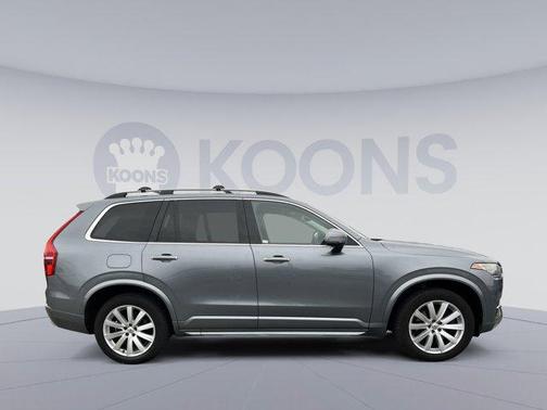 2016 Volvo XC90 T6 Momentum