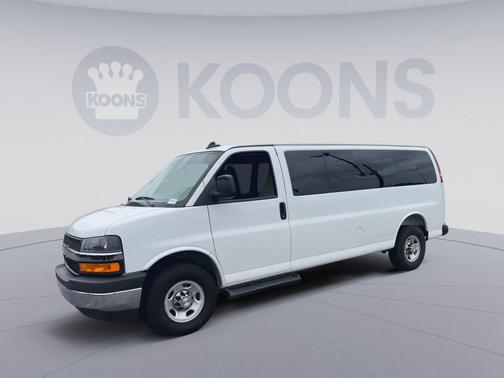 Summit White 2025 Chevrolet Express 3500 RWD 3500 Extended Wheelbase LT