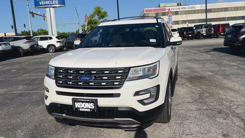 White Platinum Metallic Tri-Coat 2017 Ford Explorer Limited