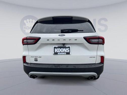 Star White Metallic Tri-Coat 2023 Ford Escape Active